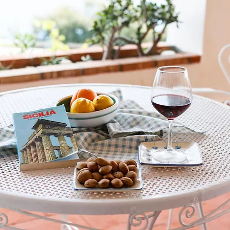 Fortunato Villa *